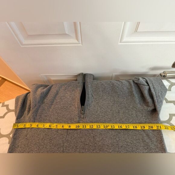 L.L.Bean Slitty fitted pullover Size M - Picture 8 of 9